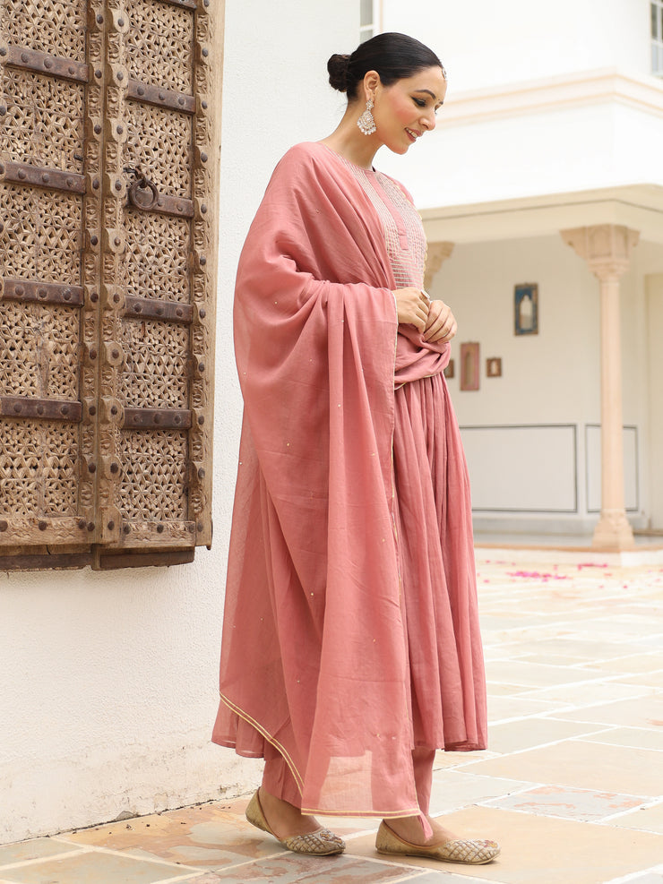 Feeka gulaabi anarkali kurta set