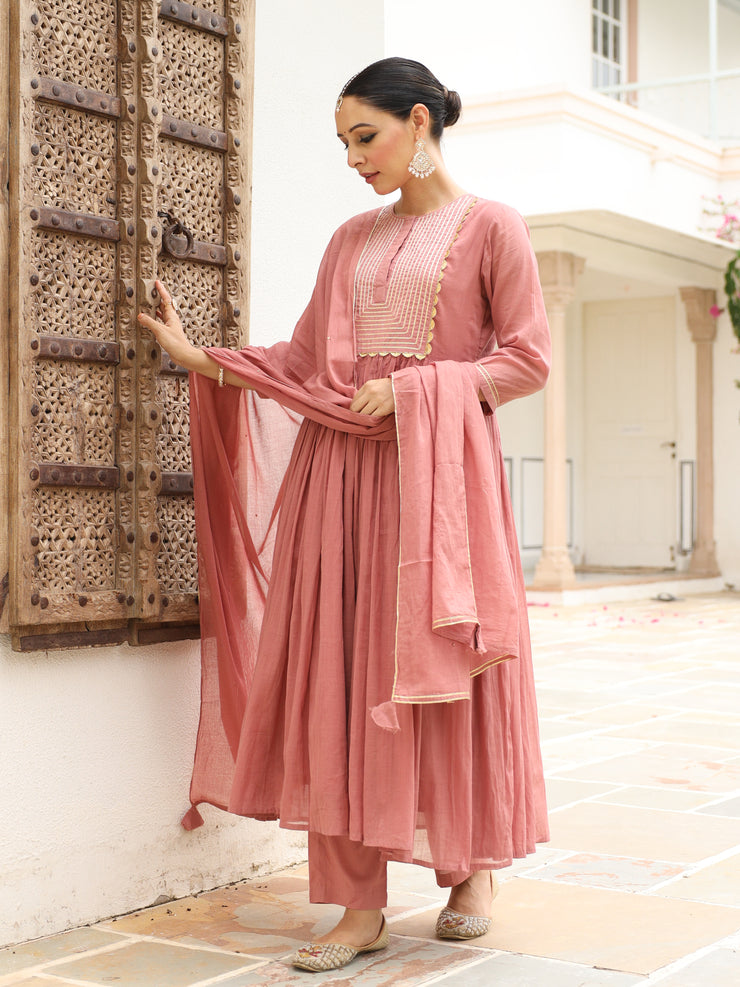 Feeka gulaabi anarkali kurta set
