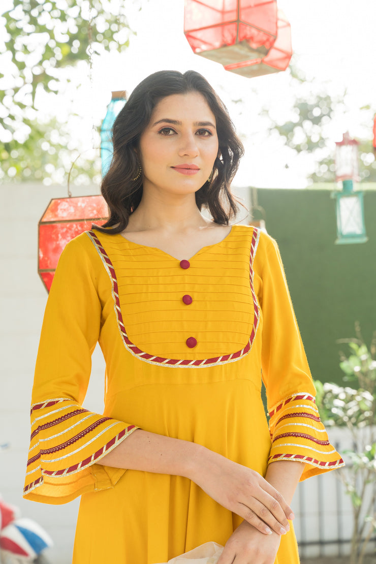 Dandelion Yellow Kurta Set with Floral Hand Paint Organza Dupatta
