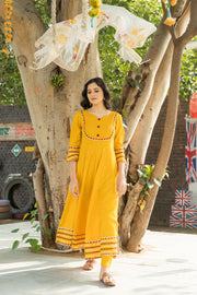 Dandelion Yellow Kurta Set with Floral Hand Paint Organza Dupatta