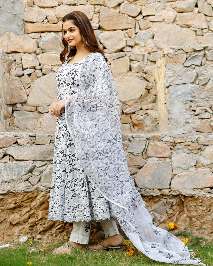 White Flared Kurta With Black Printed Motif Kurta Set With Doria Dupatta