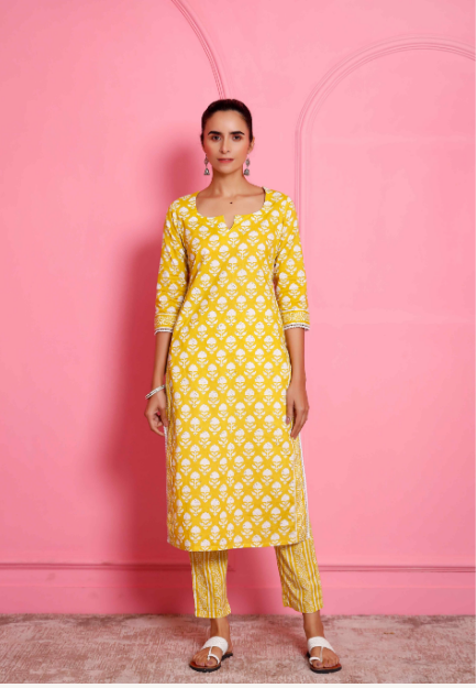 Women's Hand Printed Straight Kurta And Pants  - Pheeta