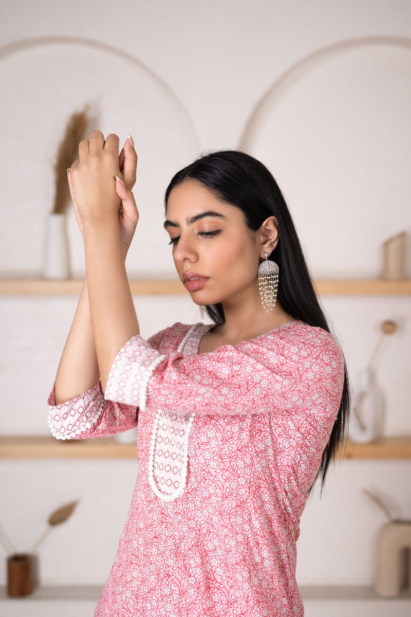 Women's Pink Floral Printed Kurta Pant Set-Pheeta