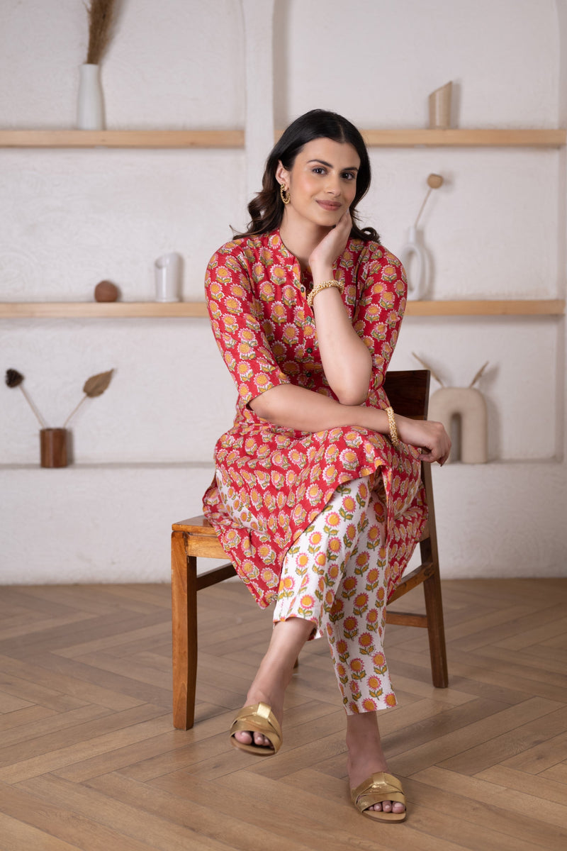 Women's Red Floral Printed Kurta Pant Set-Pheeta
