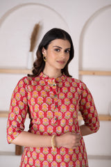 Women's Red Floral Printed Kurta Pant Set-Pheeta